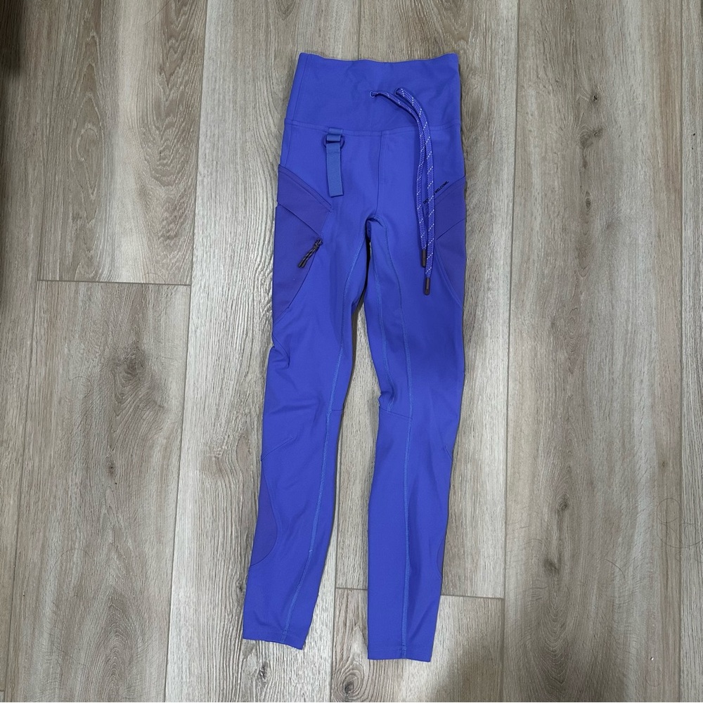 Lululemon Cargo Super High Rise Hiking Tight size 0 charged indigo